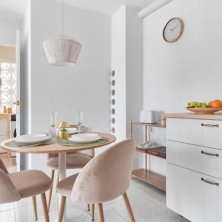 Greendoor Apartment